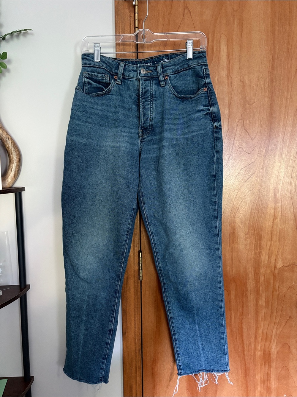 Old Navy High-Rise Women's Jeans in Medium Blue Wash